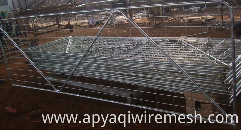 hot sale galvanized sheep wire mesh portable fence panel/corral panel/alpaca panel( factory )